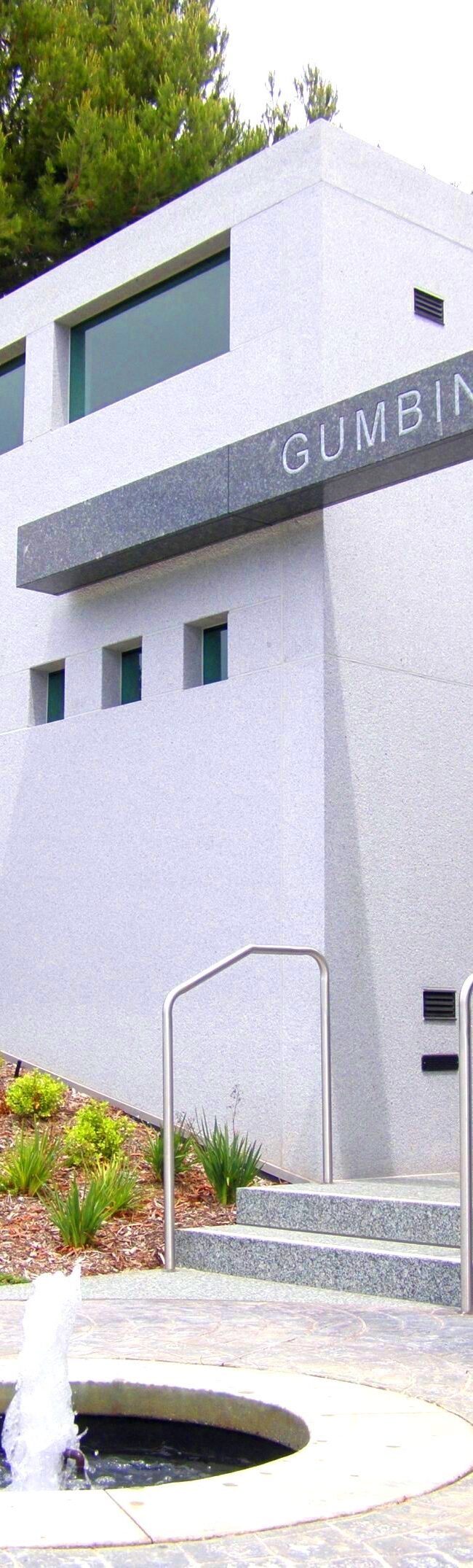 Mausoleum Court2