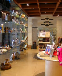 Museum Store Glass Display1